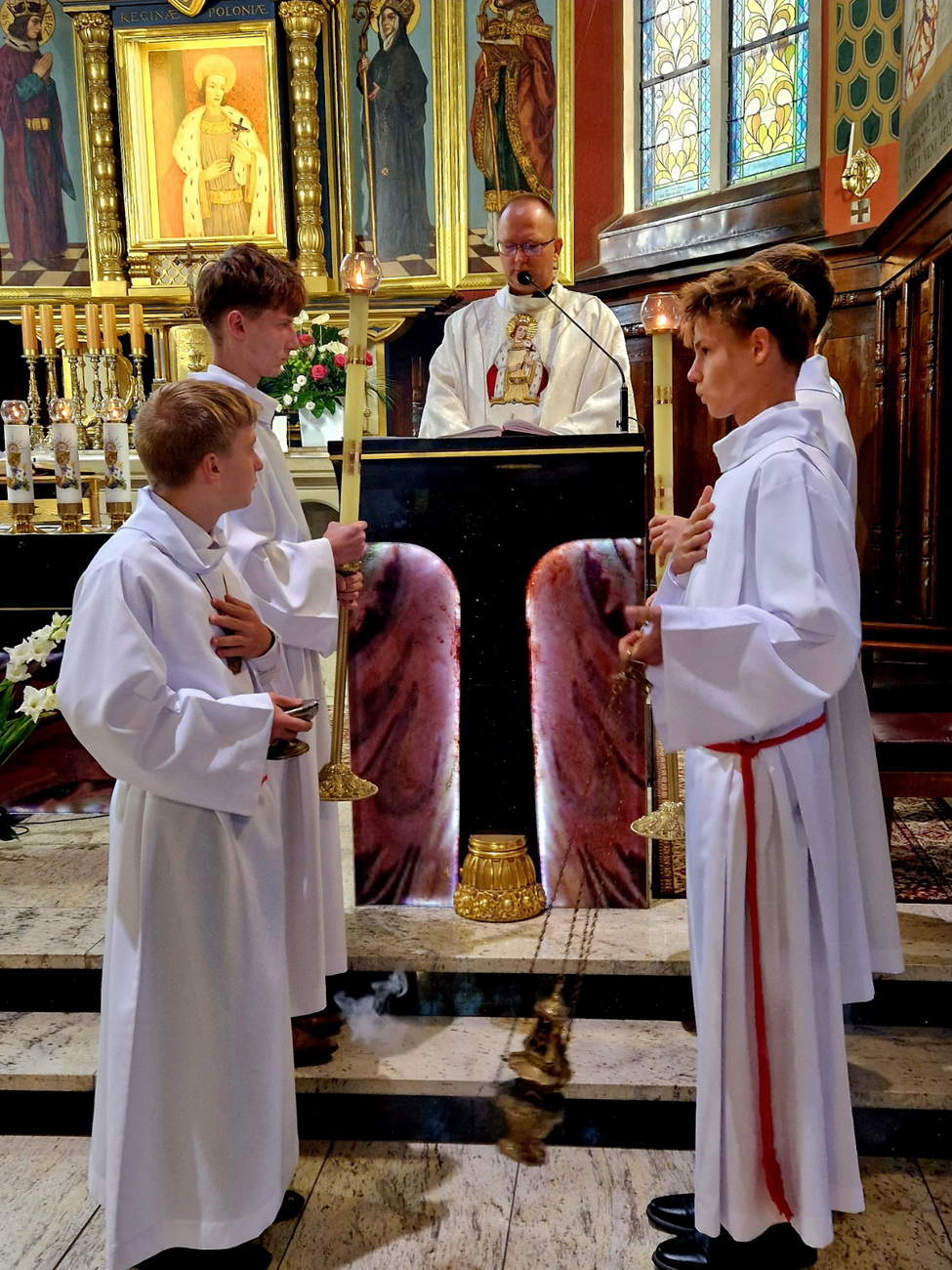 Zdjęcie Ślubowanie kl 1 2025 (19)c377bb7b-fa50-4f19-8c2e-12682110c285.jpg w galerii Ślubowanie klas pierwszych (6.10.2025)